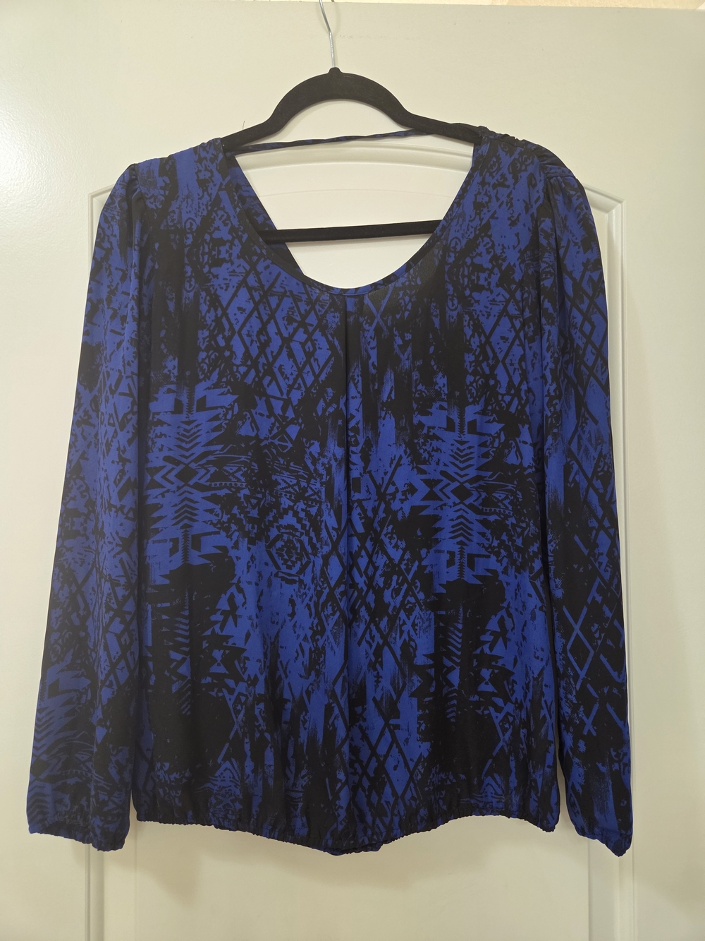 Women’s Blue and Black Printed Long-Sleeve Top